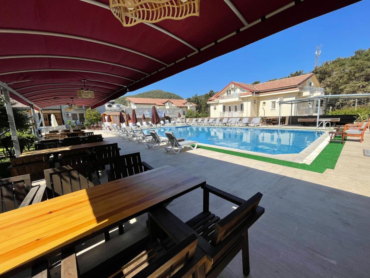 Carmina Hotel Ovacık Exterior foto