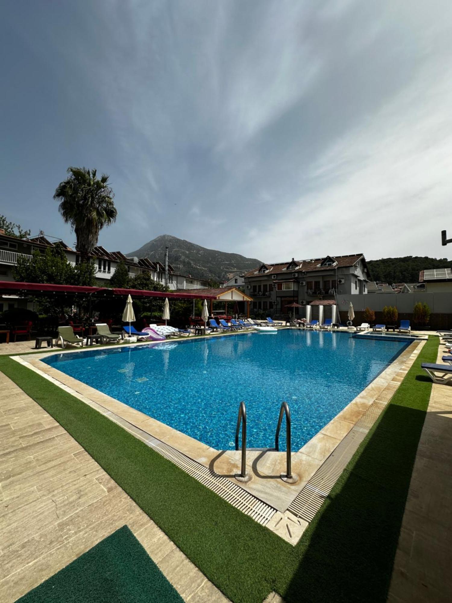 Carmina Hotel Ovacık Exterior foto