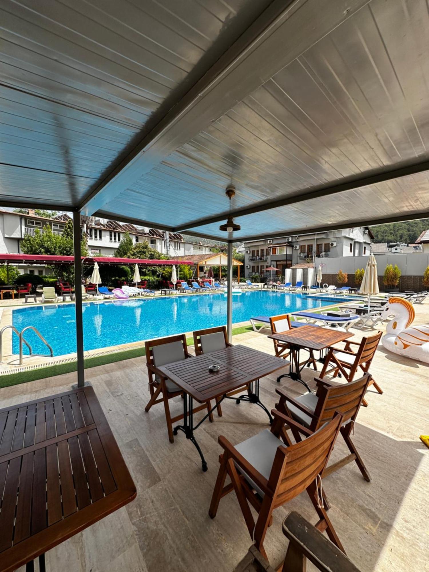 Carmina Hotel Ovacık Exterior foto